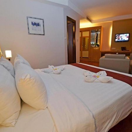 The Axana Hotel Паданг Екстериор снимка