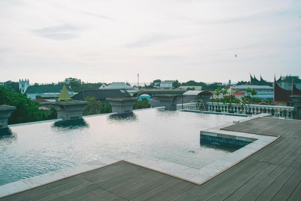 The Axana Hotel Паданг Екстериор снимка