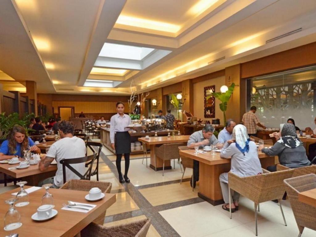 The Axana Hotel Паданг Екстериор снимка