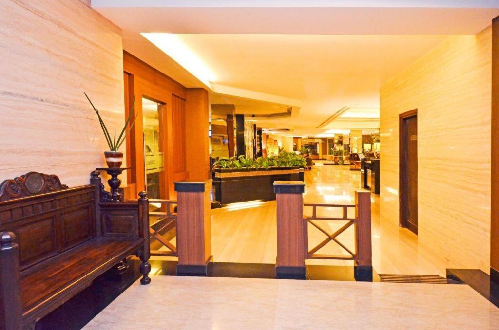 The Axana Hotel Паданг Екстериор снимка