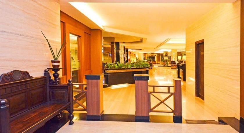 The Axana Hotel Паданг Екстериор снимка