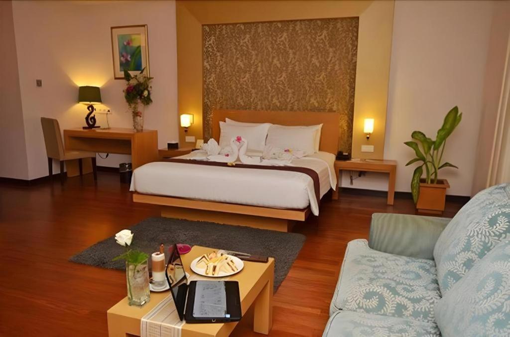 The Axana Hotel Паданг Екстериор снимка