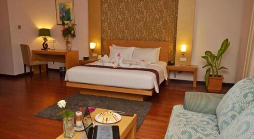 The Axana Hotel Паданг Екстериор снимка