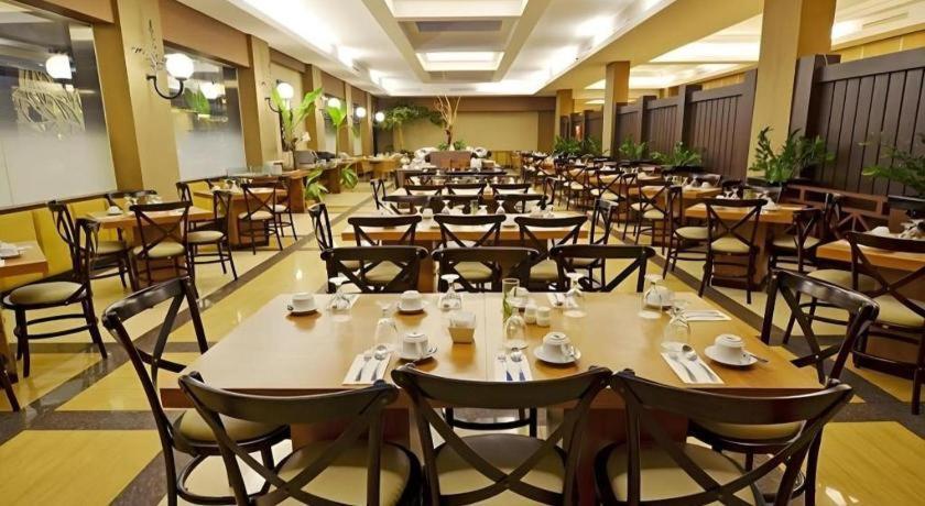 The Axana Hotel Паданг Екстериор снимка